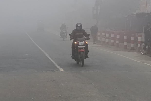 1763179168-a4dba9b67cf54c1c9da7b162dfbc1b74 পঞ্চগড়ে ঝরছে কুয়াশা