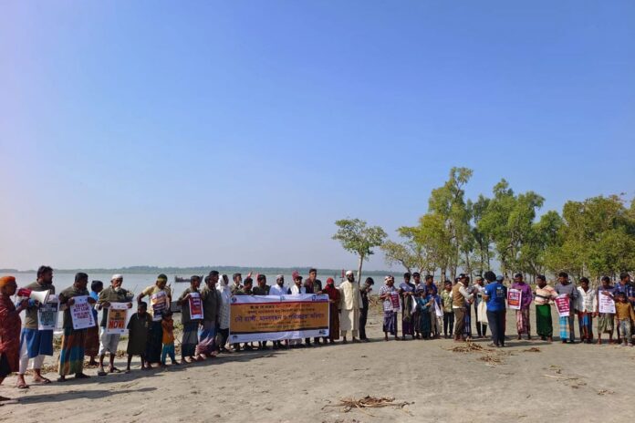 1763206037-00cc3e8da5b16efee9d7525ac99e565e জলবায়ু পরিবর্তনে ক্ষতিপূরণের দাবিতে বলেশ্বর নদীতে নৌ-র্যালি