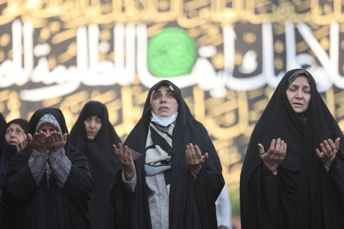 1763207593-bfa4d7b116f37b08bba286d7a280841b তেহরানে আতঙ্কে বাসিন্দারা, বৃষ্টির জন্য বিশেষ প্রার্থনা