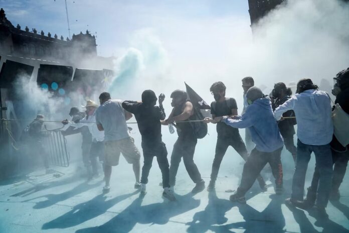 1763262851-2c7e54b6f43939578562f15998d7bd8e সহিংসতার বিরুদ্ধে ক্ষোভ: জেন-জি আন্দোলনে উত্তপ্ত মেক্সিকো