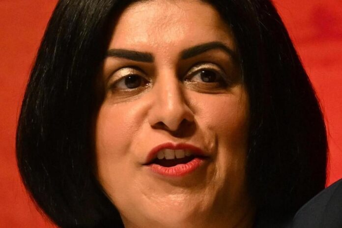 যুক্তরাজ্যে স্থায়ী বসবাসের সুযোগ পেতে থাকতে হবে ২০ বছর!