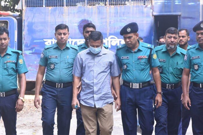 1763349757-e62d1c2c17c4439290e12b492e20b87c ট্রাইব্যুনালে আনা হয়েছে সাবেক আইজিপি মামুনকে
