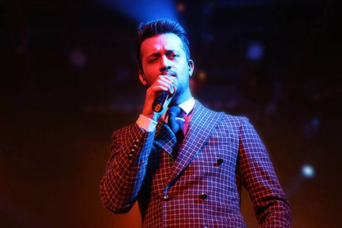 1763459808-6c1bc534dc1def4881d34070c00db28a ঢাকায় মঞ্চ মাতাবেন আতিফ আসলাম