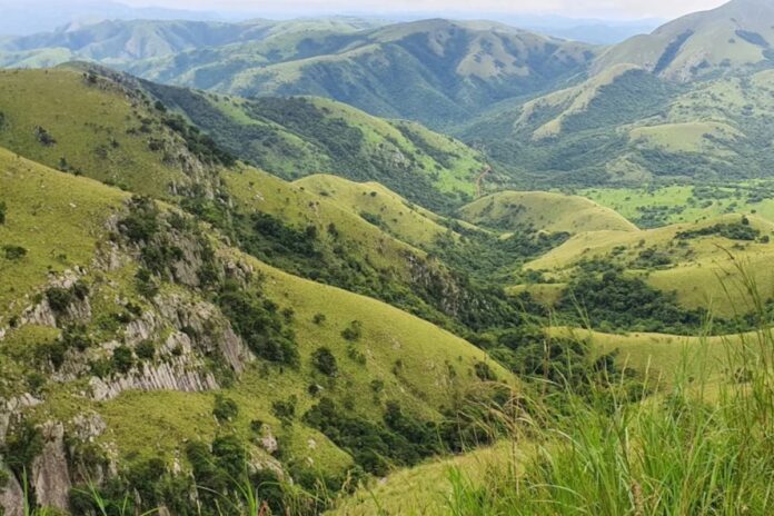 1763553016-032b2cc936860b03048302d991c3498f বিশ্বের প্রাচীনতম পর্বতমালা, বয়স ৩.৬ বিলিয়ন বছর!