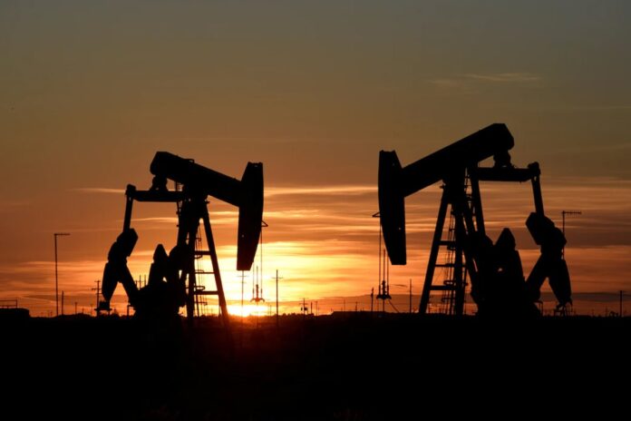 আমেরিকার চাপে রুশ তেল আমদানি বন্ধ করলেন মুকেশ আম্বানি