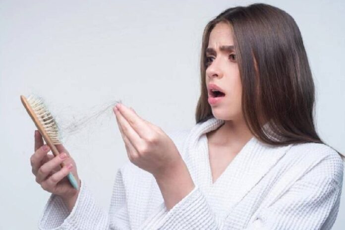 1764653760-c4995c8fabef341a209273e275c60683 শীতেও কমছে না চুল–পড়া? ঘরেই বানিয়ে নিন ৩ ধরনের প্রাকৃতিক সিরাম