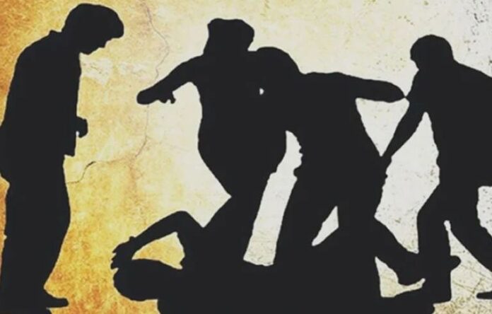 কবুতরের বাচ্চা বিড়াল খেয়ে ফেলাকে কেন্দ্র করে সংঘর্ষ, নিহত ১