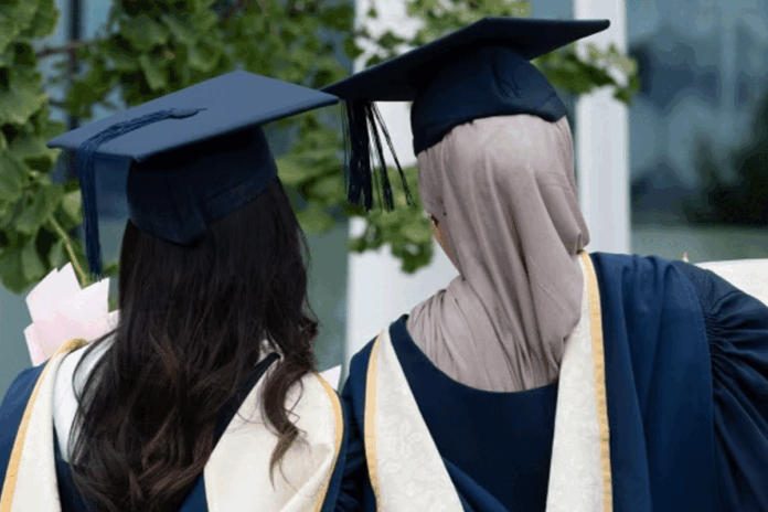 1764861450-b0b50d3fc83d45f294693120c22574ab বাংলাদেশ-পাকিস্তানের জন্য যুক্তরাজ্যের নয়টি বিশ্ববিদ্যালয়ের ভিসা বন্ধ