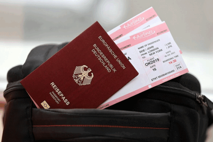 1764933488-40af9ca5d4af4f53bc05e0396f2436f0 নাগরিকত্ব আবেদনে ভুল তথ্য দিলে ১০ বছরের নিষেধাজ্ঞা