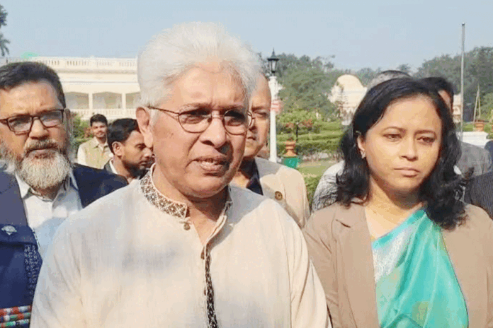 1765010955-fee4e47f3e4c529b1f2c751035a4492c আপাতত বিদেশ থেকে চিনি আমদানি বন্ধ: শিল্প উপদেষ্টা