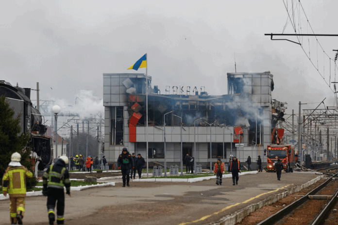 1765084029-1de03f550f5ba3a015990fd299618758 রাতভর হামলা: কিয়েভসহ আট অঞ্চলে বিদ্যুৎ বিপর্যয়, তাপ-পানি সরবরাহ বন্ধ