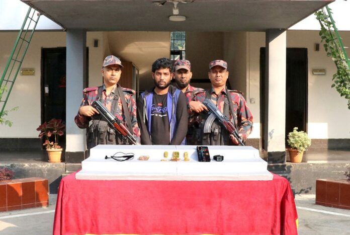 1765102401-106b1b83e12a4db5bb5efa40f8b29dfe যশোরে কোটি টাকার স্বর্ণসহ আটক ১