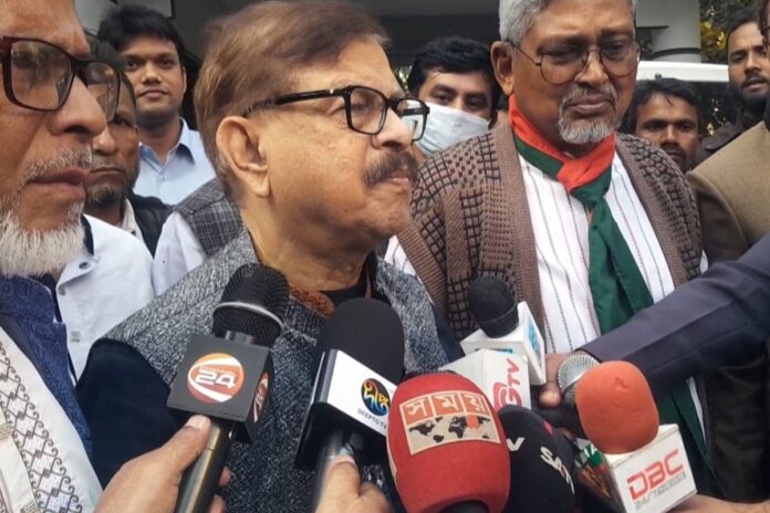 1765116907-7ee8e341370f69f23a9a23f6f41643c1 বাংলাদেশে ভোটের বিকল্প নেই : মাহমুদুর রহমান মান্না