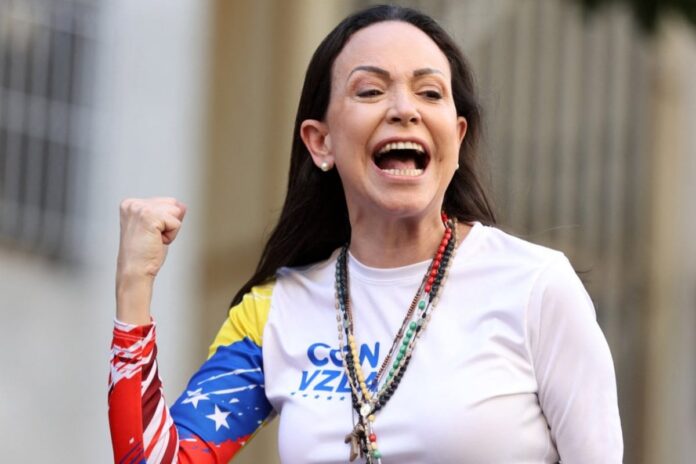 1765147946-ff709006cc7b857c21b2314dce694cfb হুঁশিয়ারি উপেক্ষা করেই নোবেল আনতে যাচ্ছেন মাচাদো