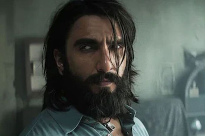 1765174719-0d0e8486ac9082a32a8e21d45d34ecd5 তিন দিনেই ১০০ কোটির ক্লাবে রণবীর সিংয়ের ‘ধুরন্ধর’