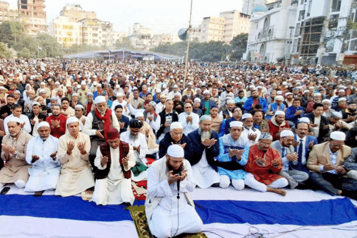 বগুড়ায় খালেদা জিয়ার সুস্থতা কামনায় দোয়া, হাজার হাজার কণ্ঠে ‘আমিন’ ধ্বনি