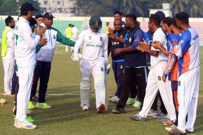 গার্ড অব অনারে শামসুরের বিদায়