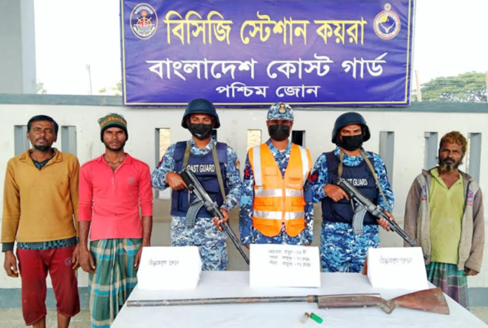 1765209419-f24492078e0d38a5d7be748c3ce875b8 সুন্দরবনে বনদস্যুদের কবলে পড়া চার জেলে উদ্ধার