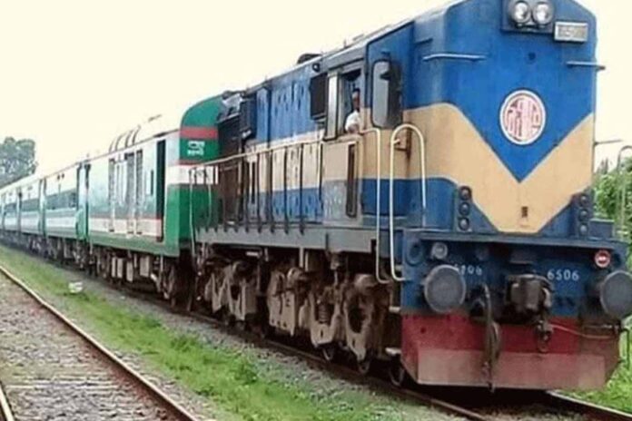 1765281117-d390c0ce3c829b0011fecff753294596 পূর্বাঞ্চল রেলের ছয় রুটে ট্রেনের ভাড়া বাড়ছে