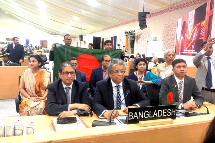 1765285943-00da760aa32fbdfca89442148a8a6b36 ইউনেস্কোর সাংস্কৃতিক ঐতিহ্যের স্বীকৃতি পেল ‘টাঙ্গাইল শাড়ি বুনন শিল্প’