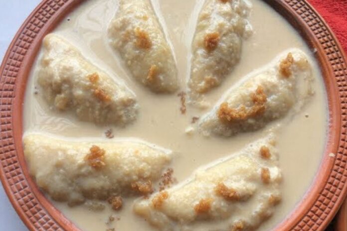 1765364218-2e4b4523a96fe0d427be3ad089c61653 শীতকাল মানেই পিঠা: সহজ রেসিপিতে তৈরি করুন সুস্বাদু দুধ পুলি