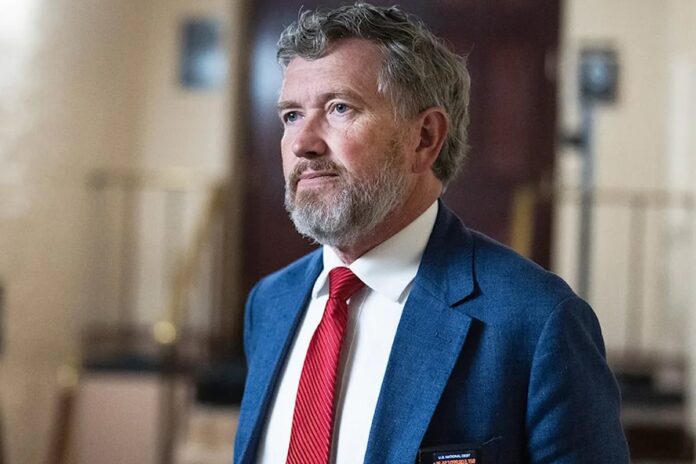 1765376628-8df7b73a7820f4aef47864f2a6c5fccf ন্যাটো থেকে বেরিয়ে আসার প্রস্তুতি নেবে যুক্তরাষ্ট্র?