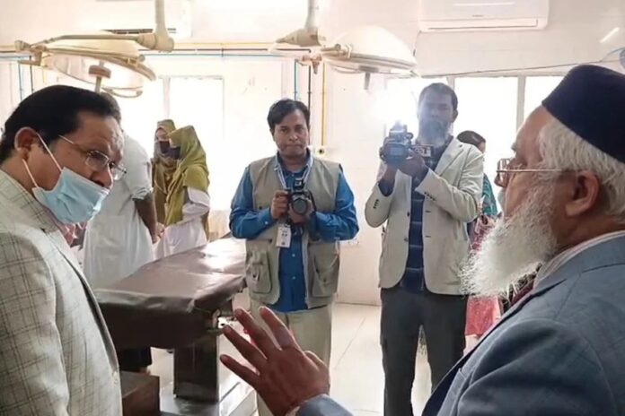 1765440517-e1201b249b31a5d06b4fd7c68f61348c কাজে যোগ দিলেন সেই চিকিৎসক