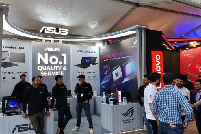 1765469693-a992f07d19721dbf74df68c1ed4e7c56 রাজধানীতে জমজমাট তথ্যপ্রযুক্তি পণ্যের মেলা