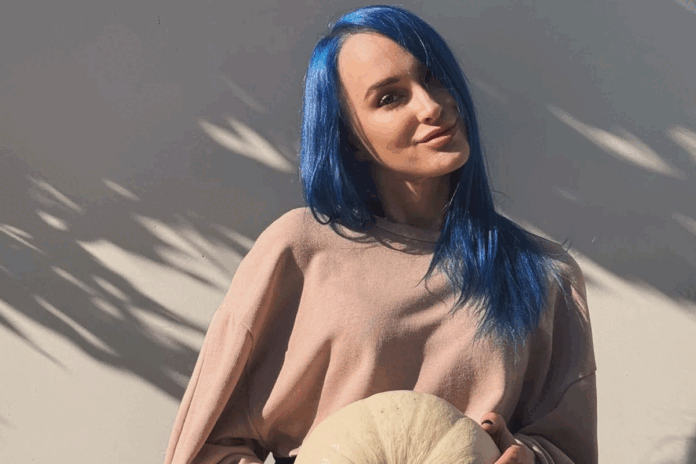 1765617062-274a01ad7ad7ad7d73d5f0b399ae5db2 মার্কিন পপ তারকা ক্যামরিন ম্যাগনেস মারা গেছেন