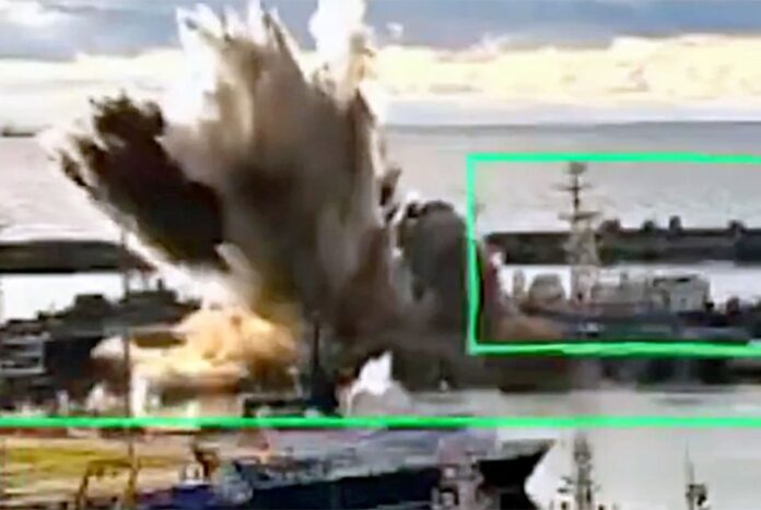 রাশিয়ার সাবমেরিনে ড্রোন হামলা চালিয়ে ক্ষতিগ্রস্ত করেছে ইউক্রেন