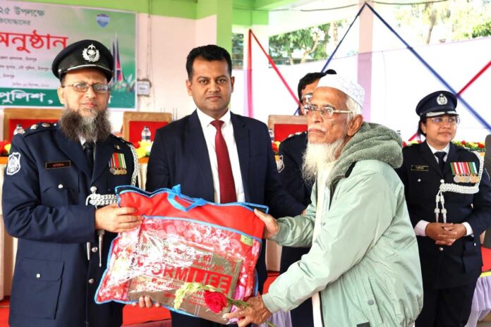 1765888629-9b57b18098747e04ca7939afbd83c6c6 চাঁদপুরে মহান বিজয় দিবসে বীর পুলিশ মুক্তিযোদ্ধাদের সংবর্ধনা