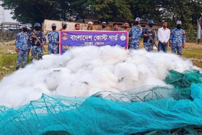 1765890560-8b60a9d683f348bf805ed0f64bd60e8b মুন্সীগঞ্জে ৩২ কোটি টাকার নিষিদ্ধ কারেন্ট জাল ও সুতার রিল জব্দ