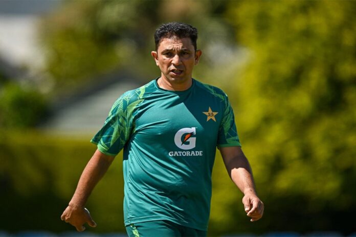 1765891223-ed4990a0d5b63507fc614ad0c3522936 পাকিস্তান টেস্ট দলের দায়িত্ব ছাড়লেন আজহার
