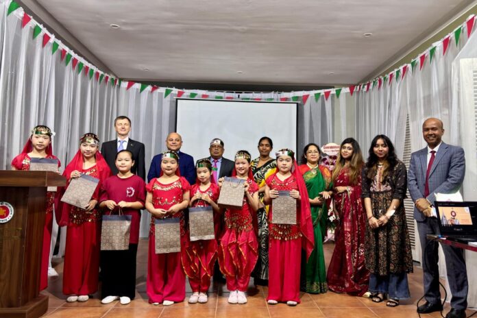 ভিয়েতনামে বিজয় দিবস উদযাপন