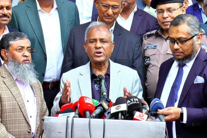 1765964747-6b51c17a0780ae748388c1a8eb64a6de দেশে নিরাপত্তা নিয়ে কোনো সংশয় নেই : স্বরাষ্ট্র উপদেষ্টা