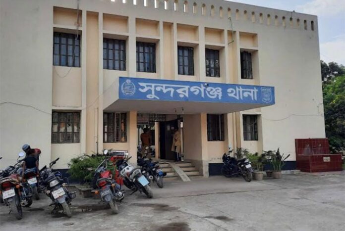 1765967475-d99119ca42e35bfa7fbc7fba9ab1d88a খিচুড়ি খাওয়াকে কেন্দ্র করে সংঘর্ষে নিহত ১