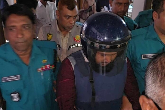 1765973099-bddf6ce1432b119ea6198a0d49ea516f মাইক্রোবাস ভাড়া দিয়ে ফয়সালকে পলায়নে সহায়তাকারী নুরুজ্জামান রিমান্ডে