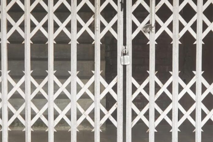 বরিশালে ৮ দাবিতে কৃষি ইনস্টিটিউটের শিক্ষার্থীদের পরীক্ষা বর্জন