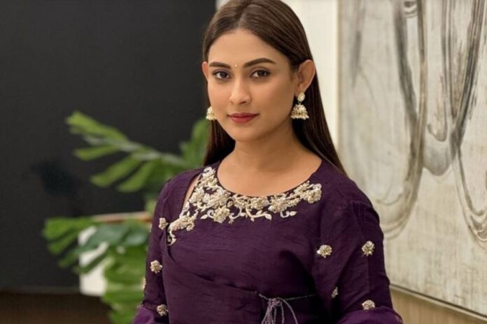 1766033993-dd8c41abb0c2a139baef831265b6f158 মেহজাবীন চৌধুরীর মামলার শুনানি পিছিয়েছে