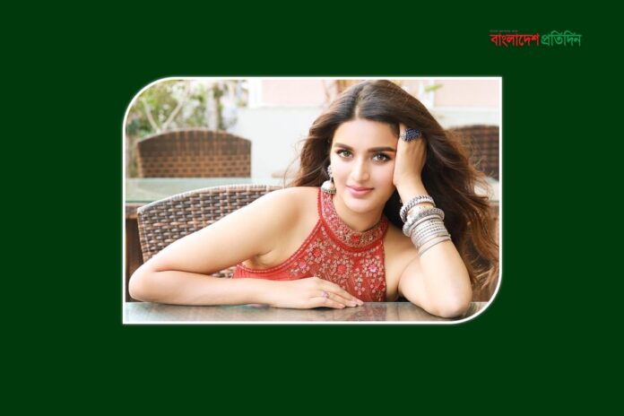1766065138-6c1bc534dc1def4881d34070c00db28a সিনেমার প্রচারে গিয়ে হেনস্তার শিকার অভিনেত্রী