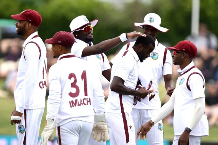 1766136359-f3ccdd27d2000e3f9255a7e3e2c48800 কিউইদের রান পাহাড়ে চাপা পড়েও জবাব দিচ্ছে ক্যারিবিয়রা