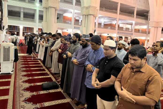 মালয়েশিয়ায় ওসমান হাদীর গায়েবানা জানাজা অনুষ্ঠিত