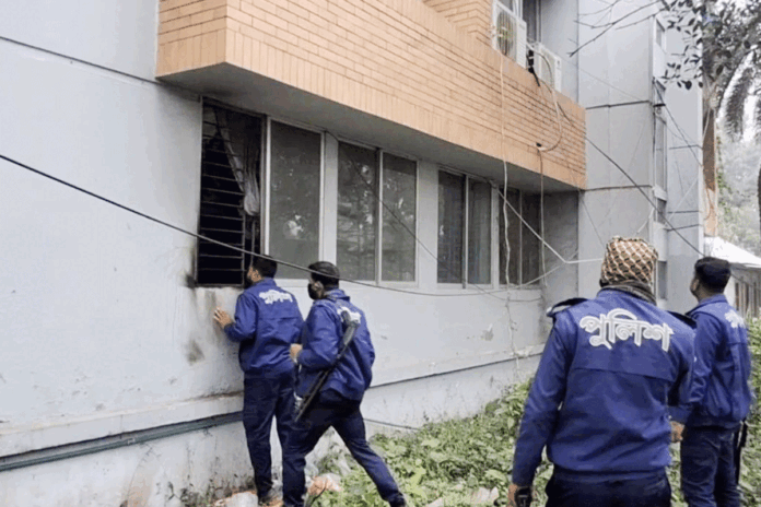 কুষ্টিয়ায় নির্বাচন অফিসে অগ্নিসংযোগ