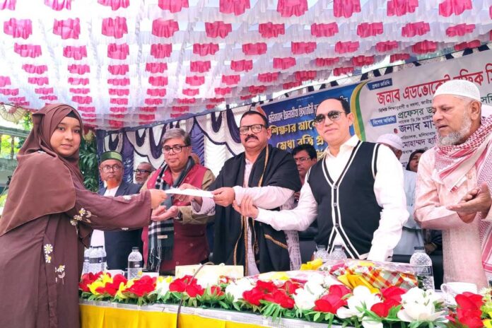 বাঞ্ছারামপুরে শিক্ষার মানোন্নয়ন ও মেধাবৃত্তি প্রদান অনুষ্ঠিত