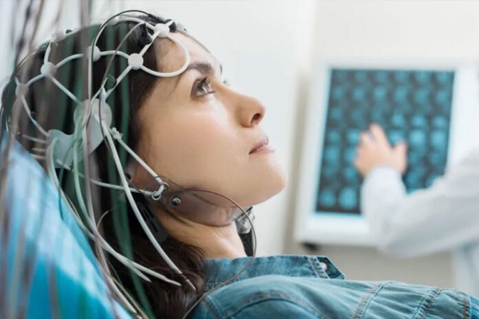 এআই ব্যবহারে কমছে মস্তিষ্কের কাজ করার ক্ষমতা