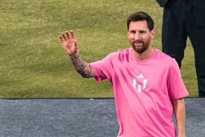 1766402469-d1bb845237bd3d33f4250592fe172605 ভারত সফর থেকে মেসির আয় ১২১ কোটি টাকা!