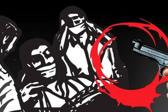 ডিবি পরিচয়ে বাস থামিয়ে সাড়ে ৯ লাখ টাকা ডাকাতি