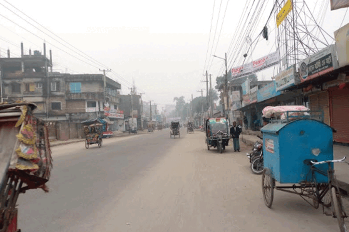 রংপুরে বৃষ্টির মতো ঝরছে শিশির, বিপর্যস্ত জনজীবন