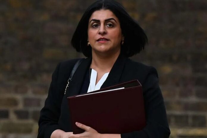 অবৈধ অভিবাসনের বিরুদ্ধে কঠোর পদক্ষেপ যুক্তরাজ্যের