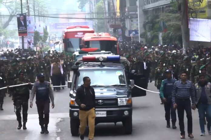গুলশান থেকে মানিক মিয়া অ্যাভিনিউয়ে নেওয়া হচ্ছে বেগম খালেদা জিয়ার মরদেহ